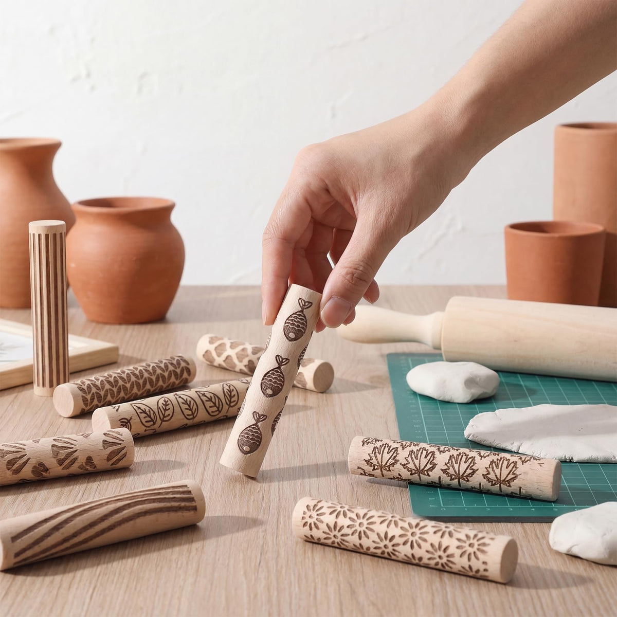 Conderyang 16Pcs Wooden Clay Texture Roller Set Clay Modeling Pattern Rollers Wooden Texture Rollers Wood Pottery Tools Pottery Tool Set for Artists Art Creation Ceramic DIY, 4In x 0.6In(Style 1)