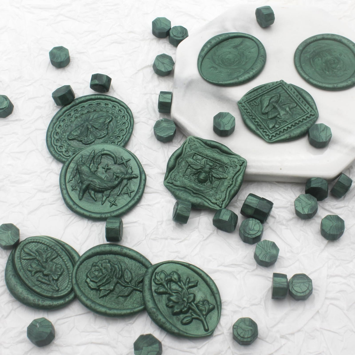 600pcs Pine Green Wax Seal Beads, Andotopee Premium Sealing Wax Pellets for Stamp Seals, Wedding Invitations, Letter Envelopes, Scrapbook DIY Crafts & Christmas Card Gift Decor