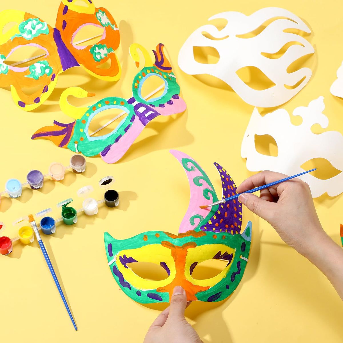 HyDren 30 Sets Mardi Gras DIY White Masquerade Mask Craft Half Face Paintable Blank Paper Mask for Cosplay Party Supplies
