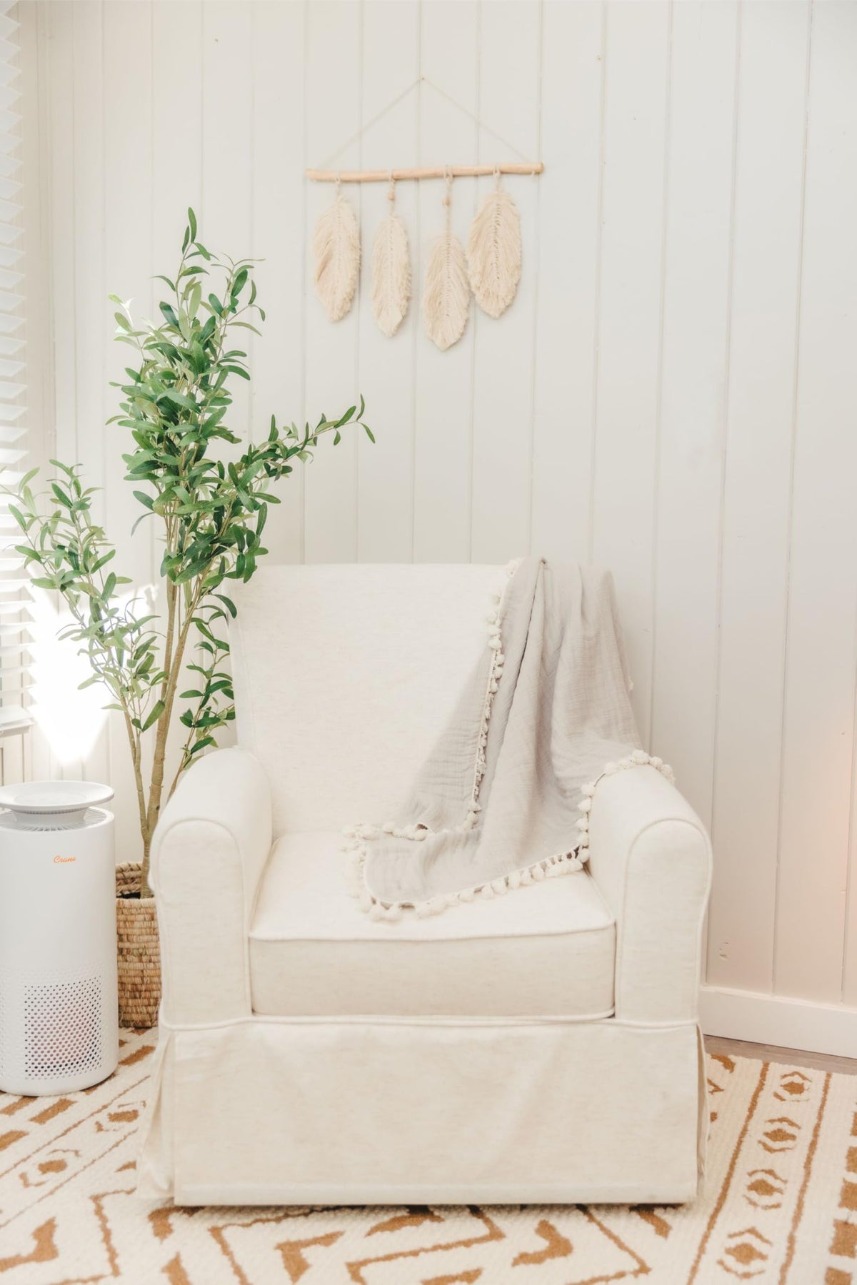 Crane Baby Willow Leaf Wall Décor - Bohemian-Style Nursery Wall Art, Handcrafted with Macramé Details