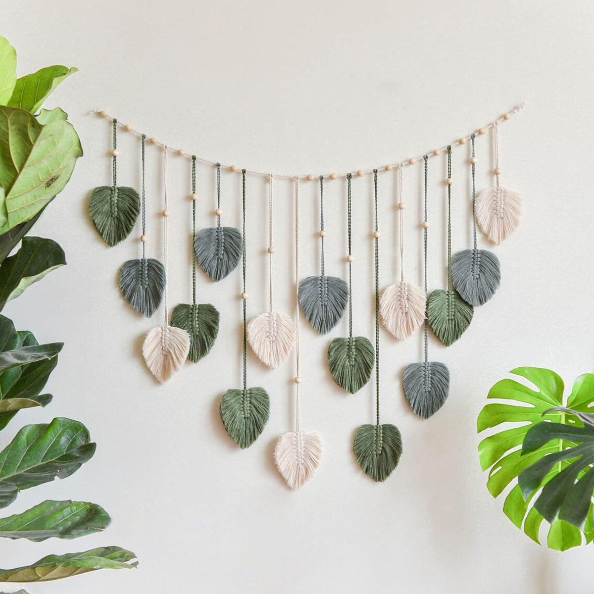 Urbun Macrame Leaves Wall Hanging -Large Chic Feather Boho Macrame Wall Decor Leaf Hanging Photo Display Handmade Woven Wall Art Leaf Tapestry for Nursery, Bedroom, Living Room, 29.5 x47.3 Inch