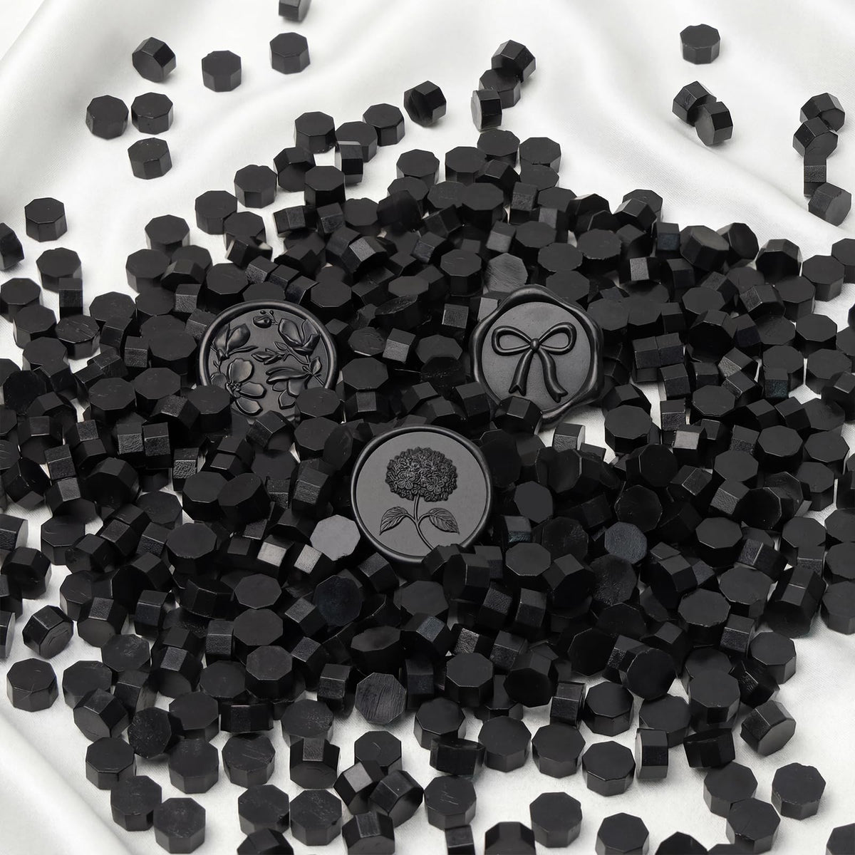 UNIQOOO 540 Pcs Black Sealing Wax Beads Nuggets for Wax Seal Stamp, Great for Embellishment of Card Envelope, Wedding Invitation, Wine Package, Gift Wrapping