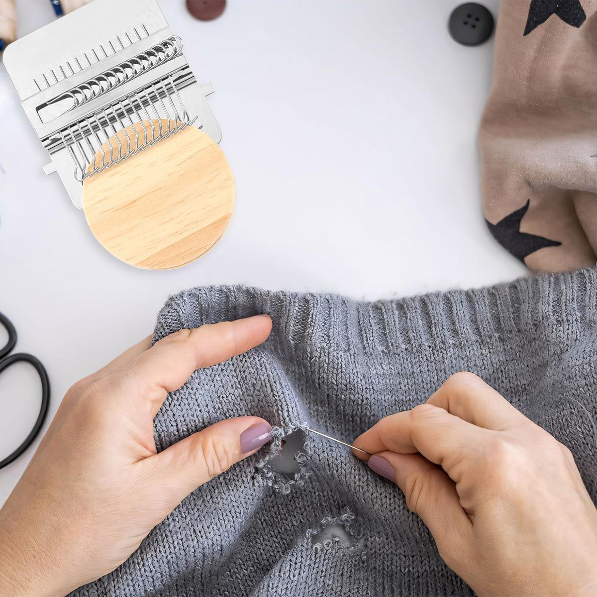 Knit Patch Kit PatchMaker 2.0, Mini Portable Patch Set with 50-Color threads, Darning Loom Kit for Repair Jeans/Socks,Weaving Loom for Visible Mending, DIY Artful Patterns(14 Hooks)